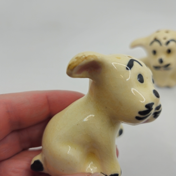 Vintage 1940s Kitschy Ceramic Black Offwhite Puppy Salt And Pepper Set - Picture 6 of 9